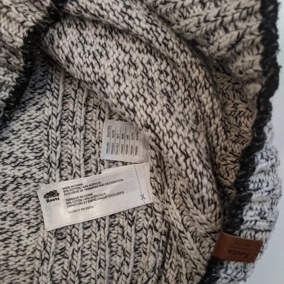 Roots Knit Heavyweight Henley Sweater, Size Large - Picture 6 of 7